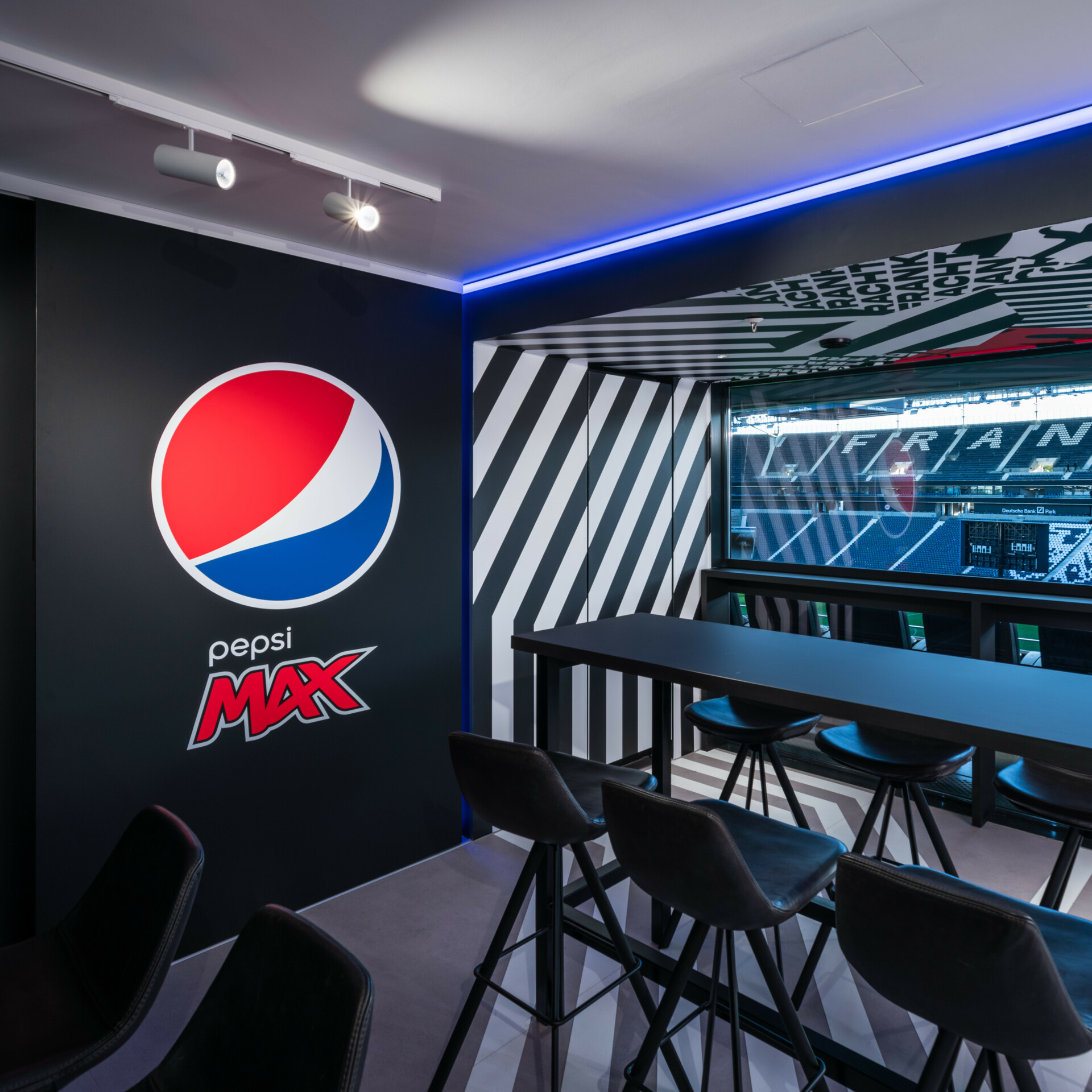 Pepsi Max Loge